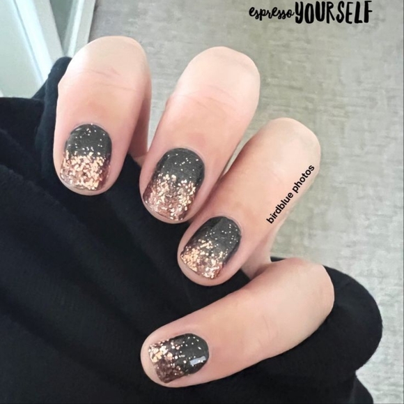 Color Street Nail Polish Strips in Coming Up Rose Gold - Picture 5 of 5